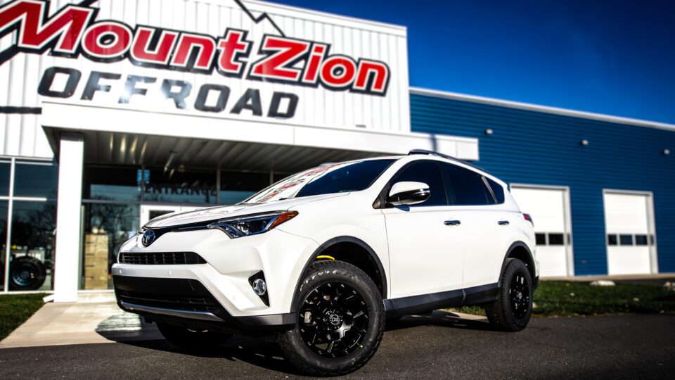 2017 TOYOTA RAV4 XLE