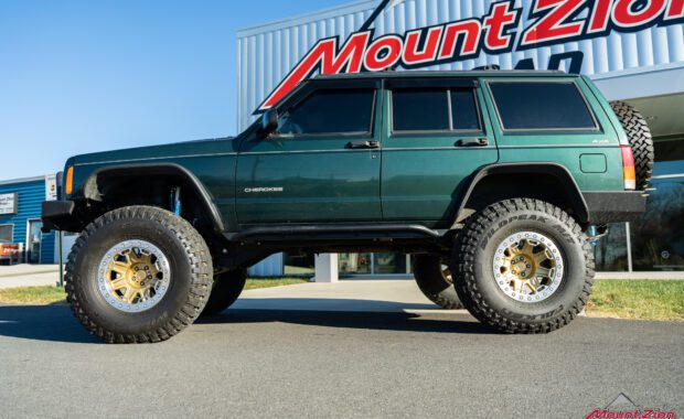 98 Jeep Cherokee on Falken Tires at mount zion offroad