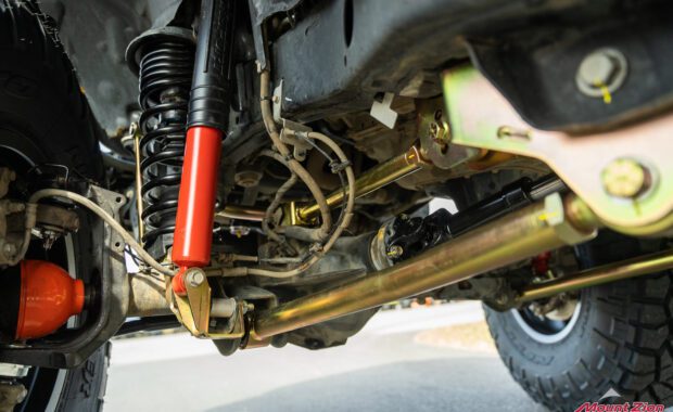 Front Metalcloak suspension detail