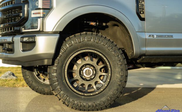 Carli E-Venture Lifted 2022 For F-350 Super Duty Front Method wheel and Nitto tire detail