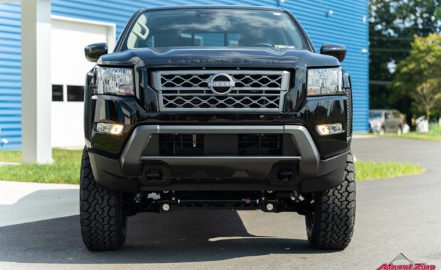2022 Nissan Frontier front end