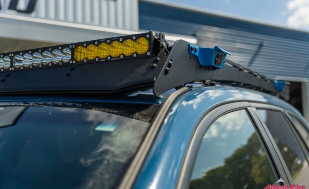2022 Subaru Outback Wilderness blue, Prinsu rack, light bar, side light detail