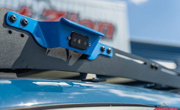2022 Subaru Outback Wilderness blue, rack mounted side light detail