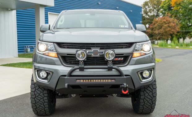 2019 Chevrolet Colorado Z71 front end with push bar and fog lights