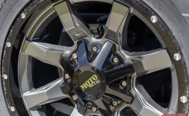 Close up on Moto Metal wheel