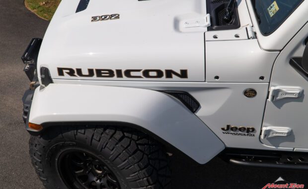 White Jeep Rubicon