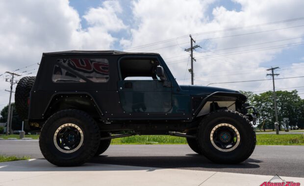 passenger side view of 2006 jeep wrangler offroad build built by mount zion offroad