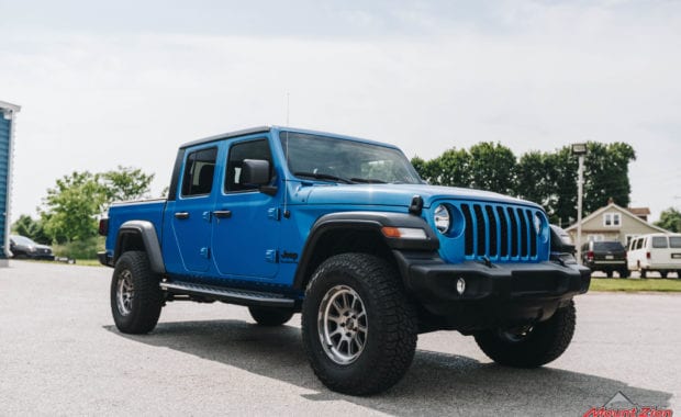 Blue 20 Jeep Gladiator with 2.5